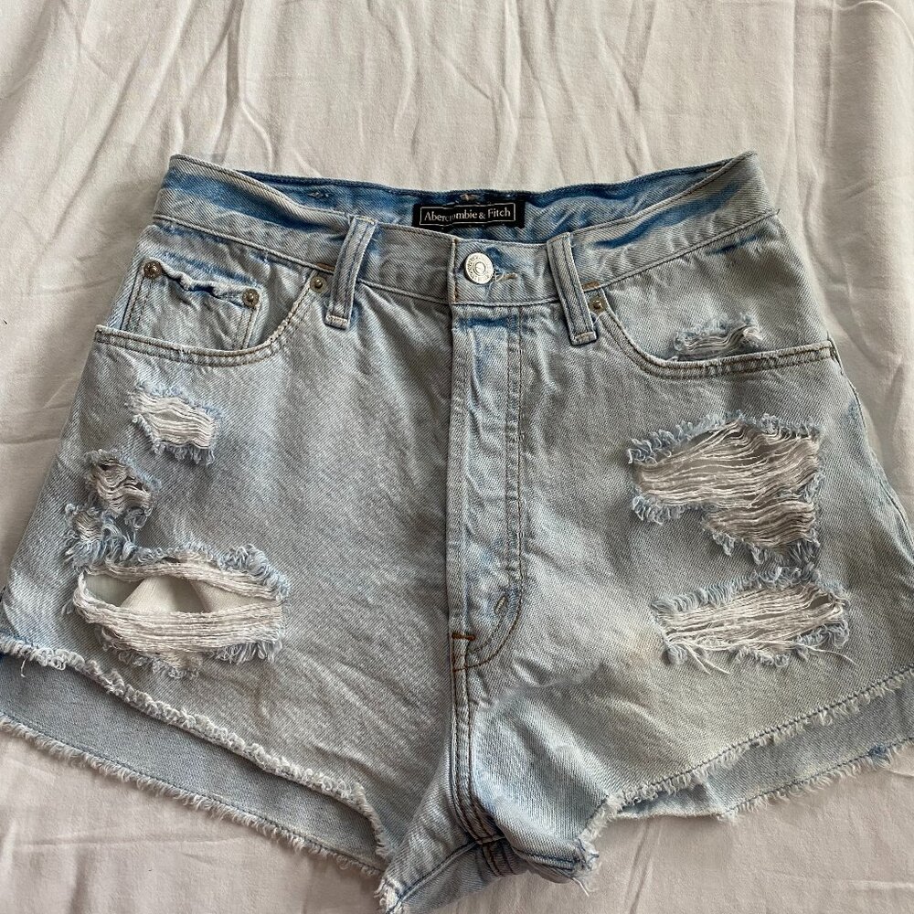 Abercrombie & Fitch Button Fly Distressed Shorts (Light Wash). W:25 L:2.